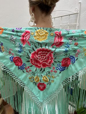 Mantoncillo de Fabiola1987 Colección Maravilla fondo verde agua bordado en colores