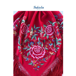 Mantoncillo Fabiola1987 Colección Rosas fondo rojo bordado en colores