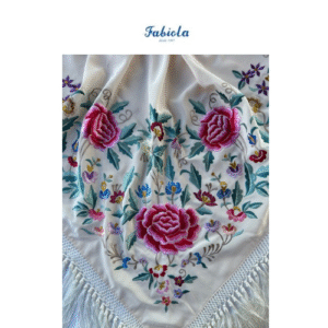 Mantoncillo Fabiola1987 Colección Rosas fondo marfil bordado en colores