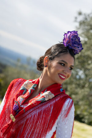 Mantoncillo Fabiola1987 Colección Angelitos fondo coral bordado en colores